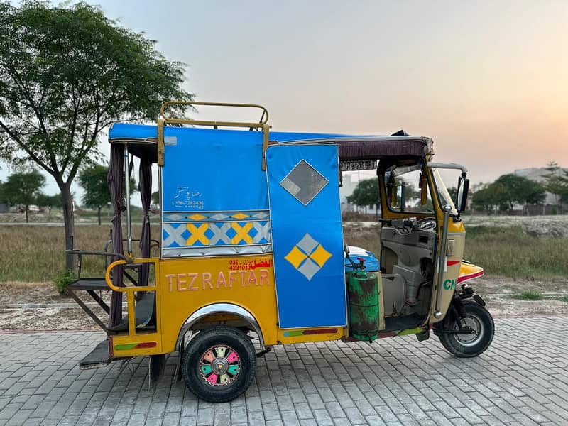 Tez Raftar Euro2 CNG Rickshaw 3
