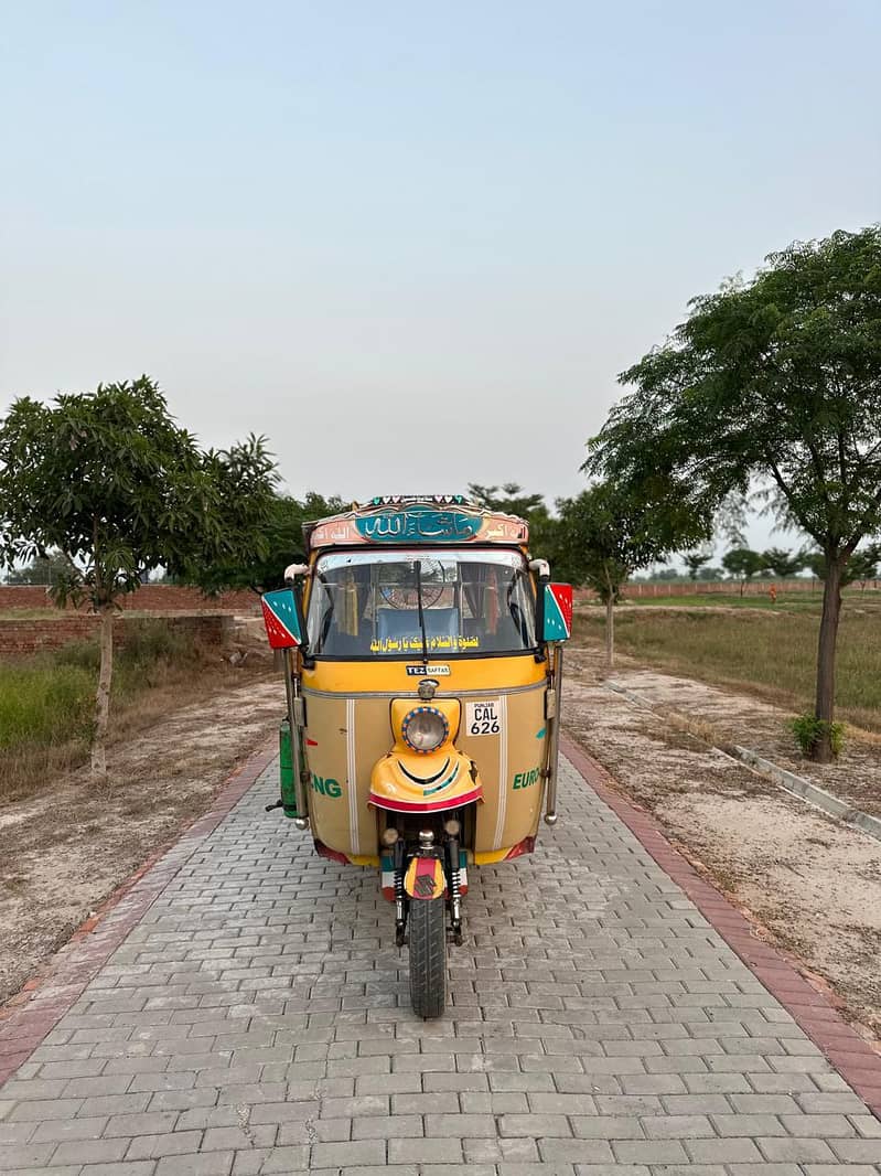Tez Raftar Euro2 CNG Rickshaw 6