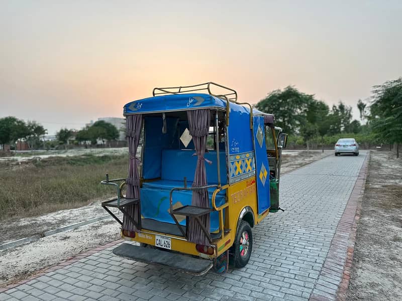 Tez Raftar Euro2 CNG Rickshaw 9
