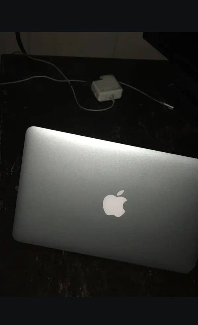 MacBook Air 2011 0
