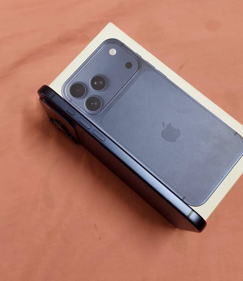 iPhone 17 Pro Max 2