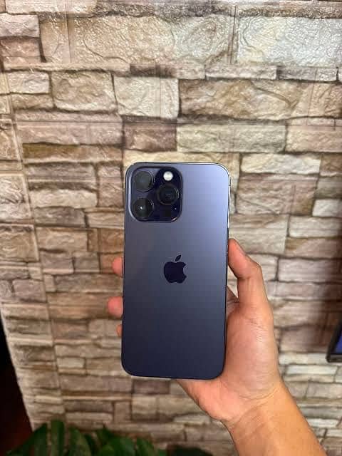 Apple iPhone 14 Pro Max 1