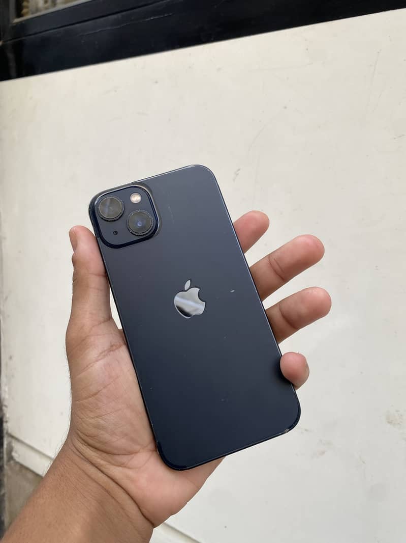 Apple iPhone 13 0