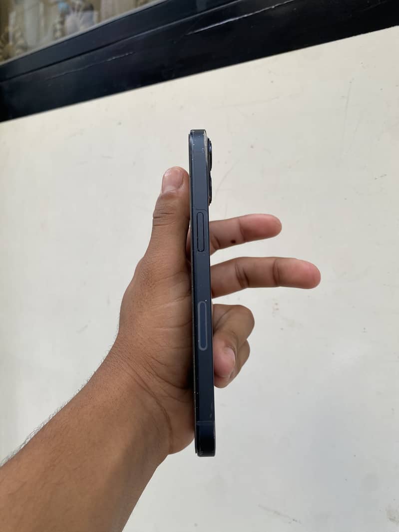 Apple iPhone 13 1