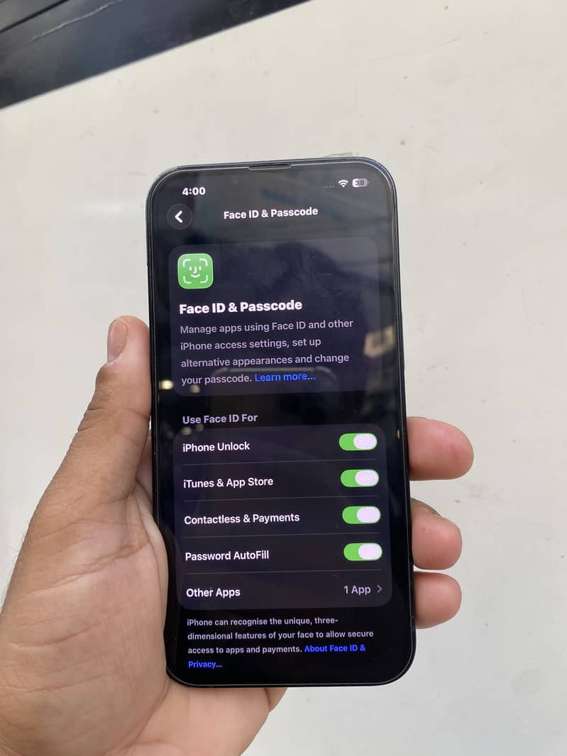 Apple iPhone 13 9
