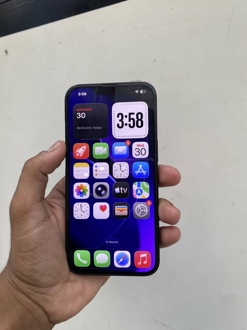 Apple iPhone 13 10