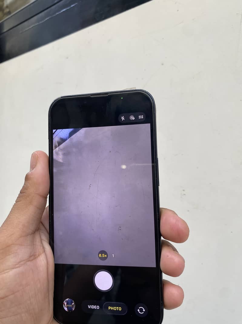 Apple iPhone 13 12