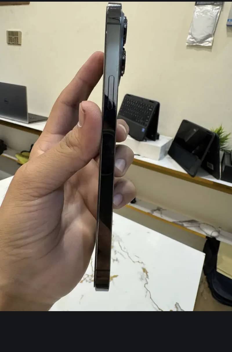 Apple iPhone 13 Pro Max 4
