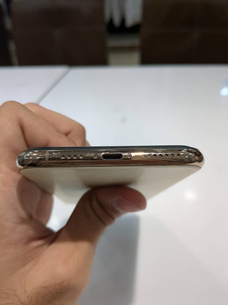 Apple iPhone 11 Pro Max 3