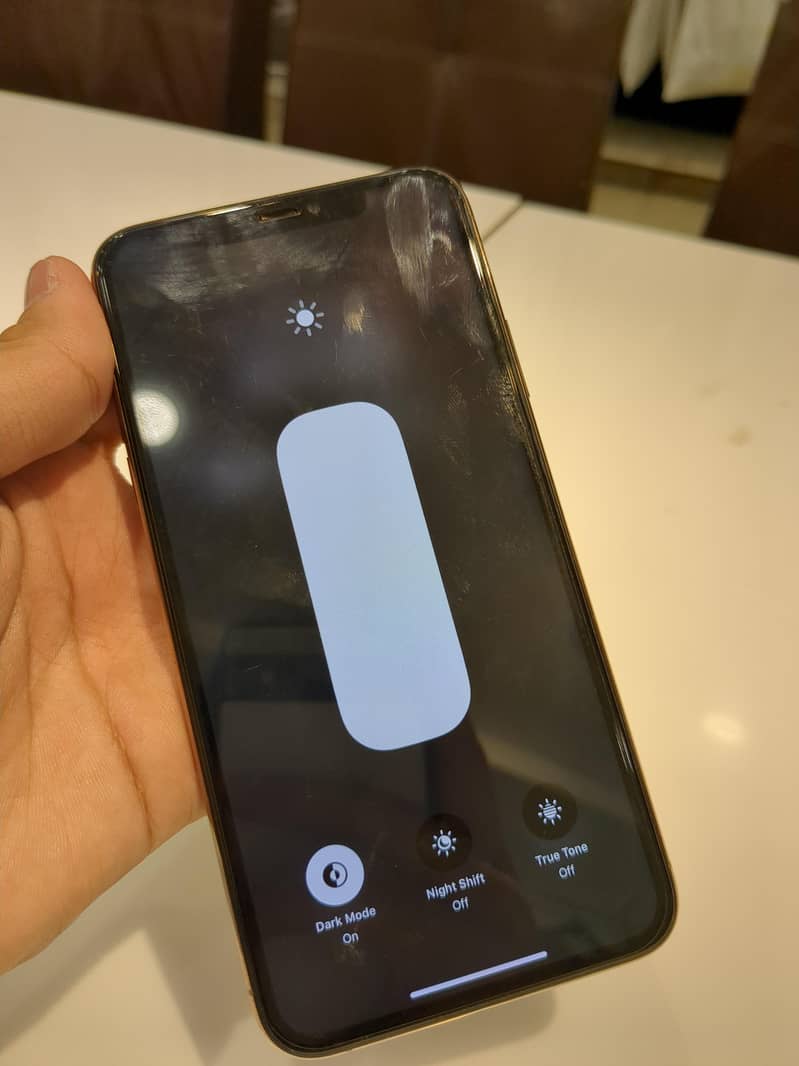 Apple iPhone 11 Pro Max 4