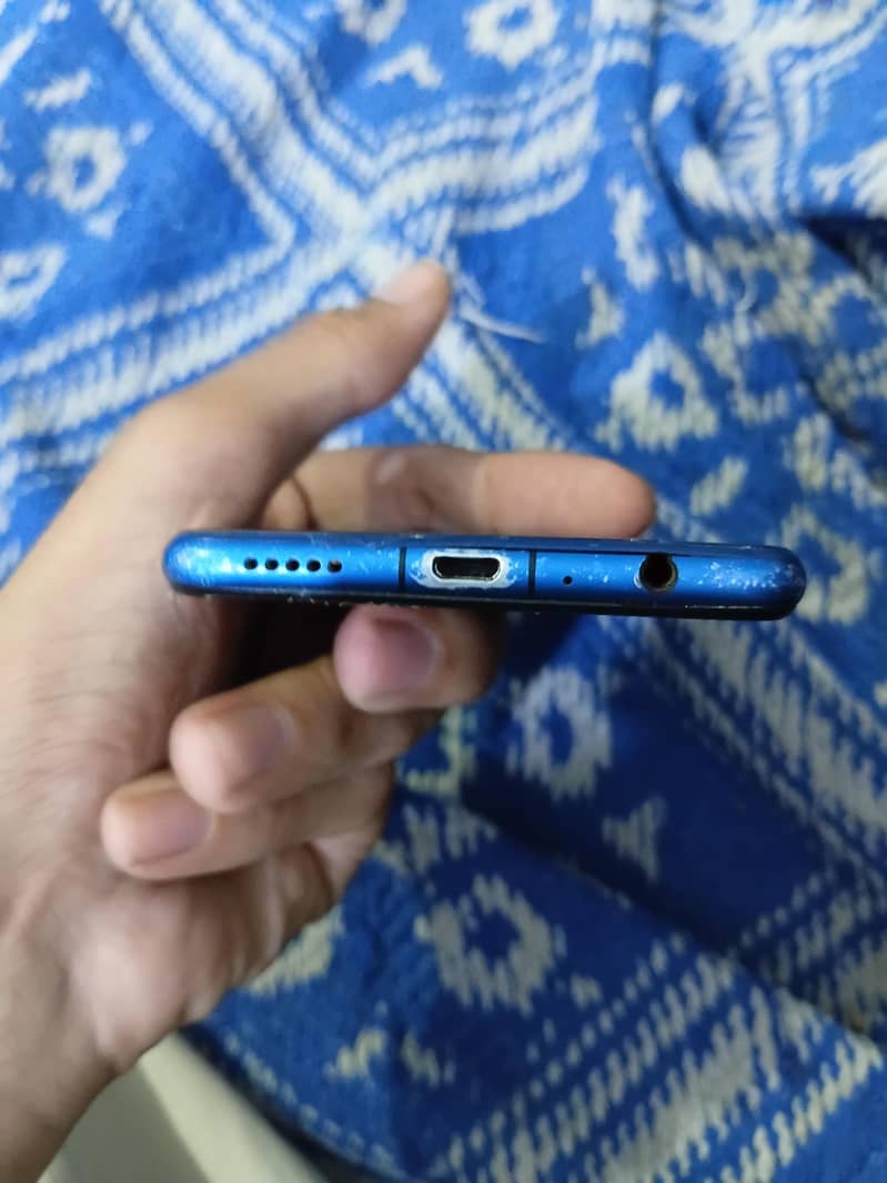 Honor 8X 4