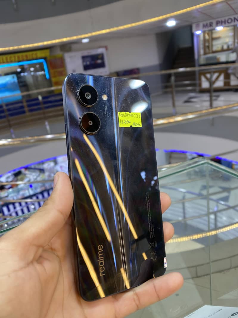 Realme C33 0