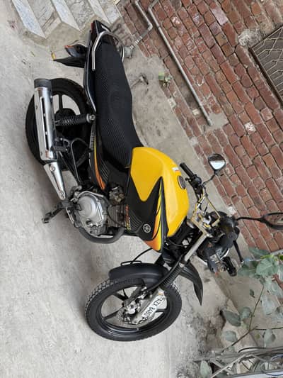 YAMAHA YBR125G
