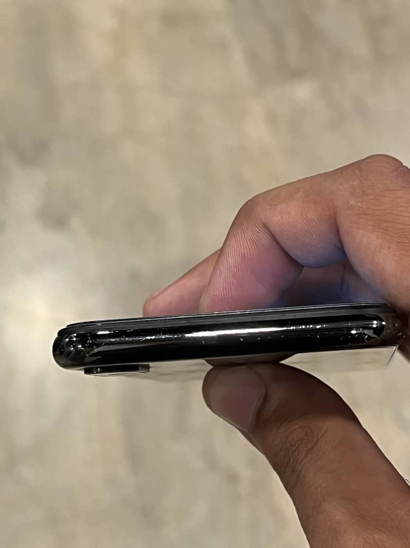 Apple iPhone X 5