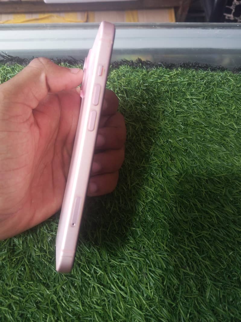 Apple iPhone 15 2