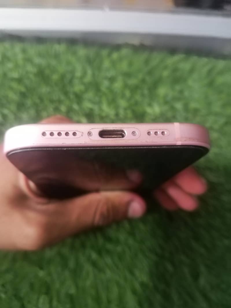 Apple iPhone 15 5