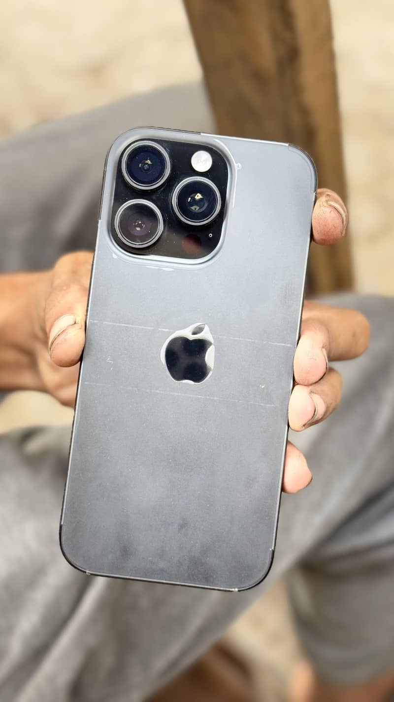 Apple iPhone 16 Pro 0