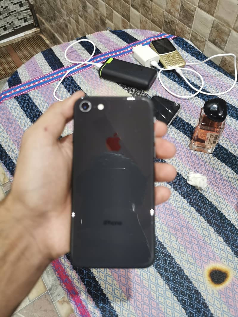 Apple iPhone 8 0
