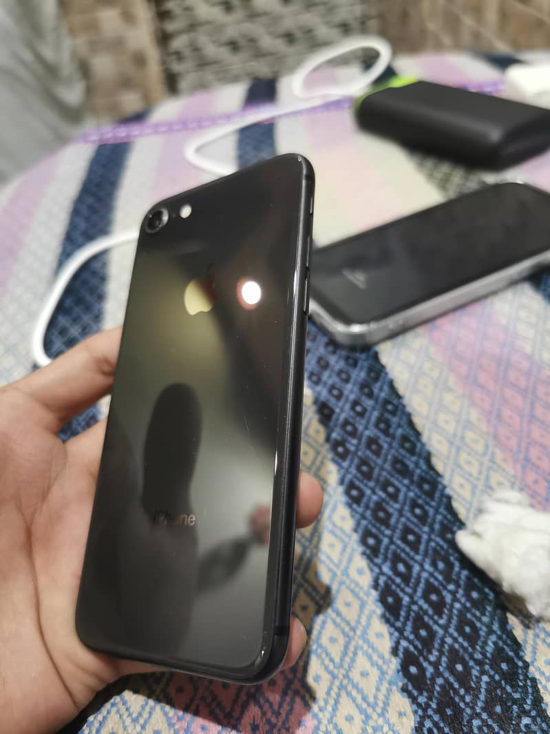 Apple iPhone 8 2