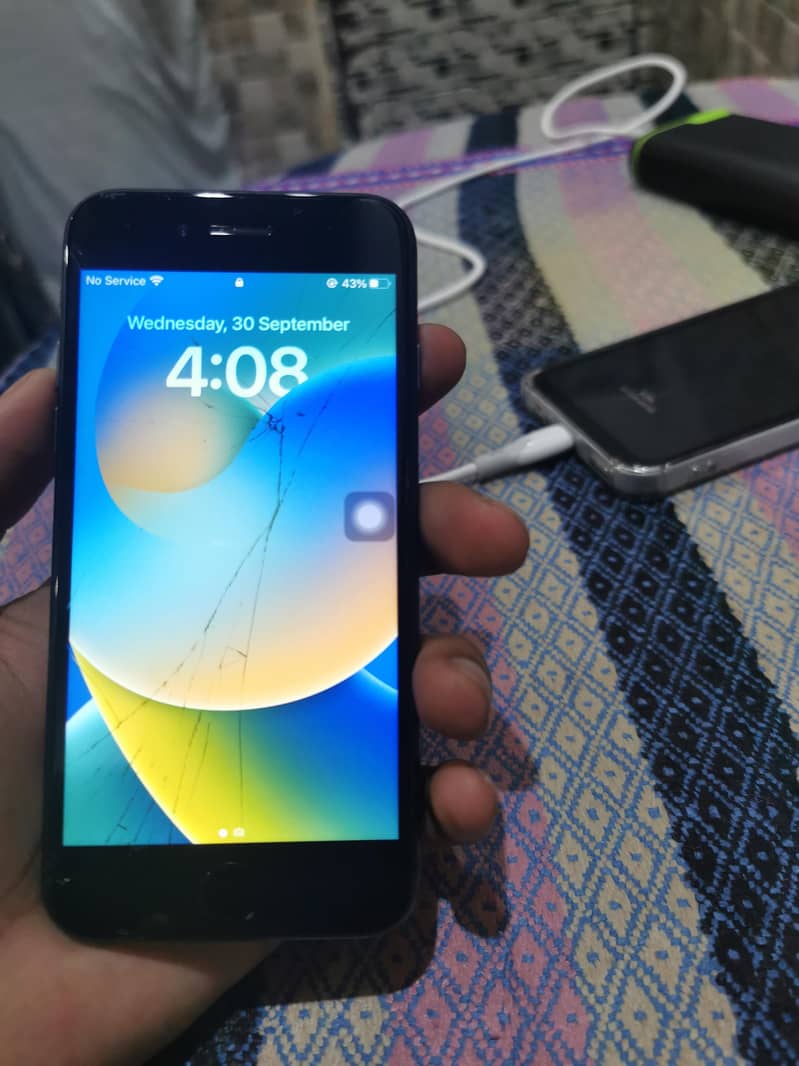 Apple iPhone 8 3