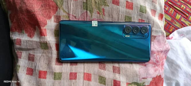 Motorola Edge 5G UW – 6GB RAM / 256GB Storage