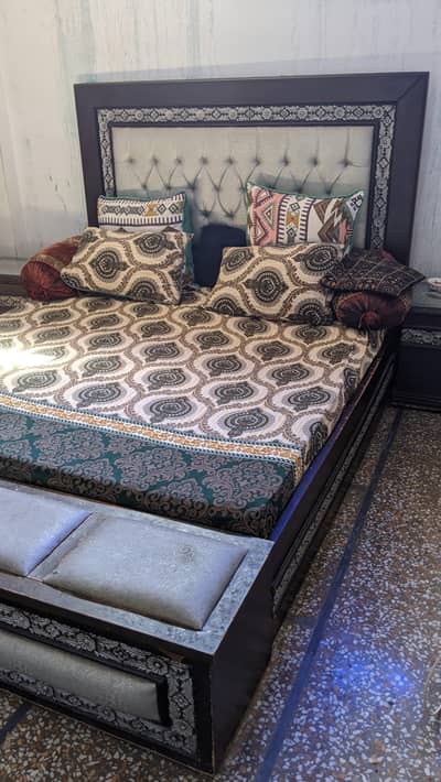 Bed Dressing side table sale