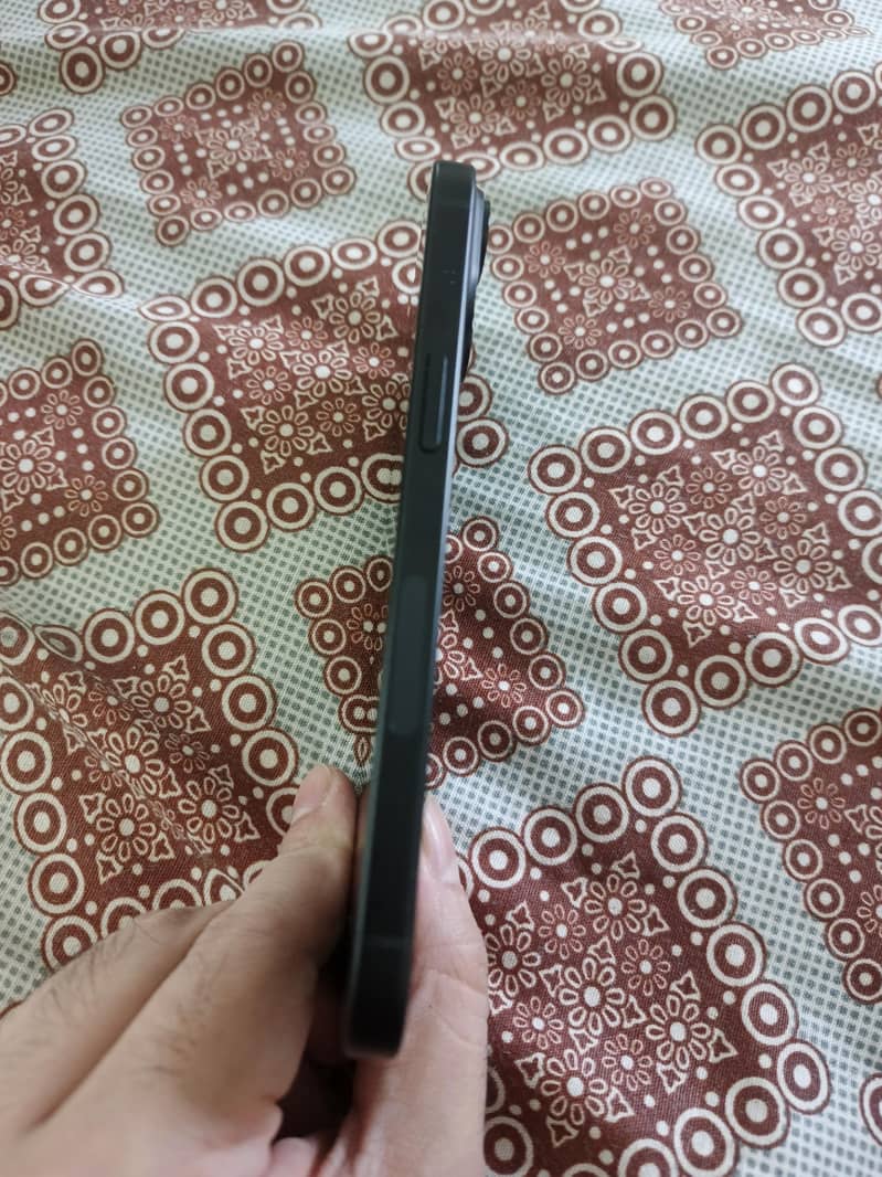 Apple iPhone 15 3