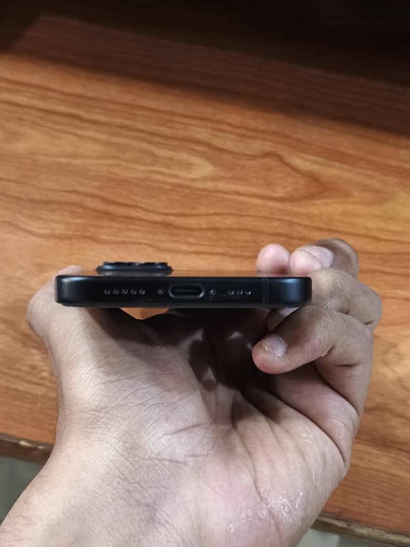 Apple iPhone 15 2