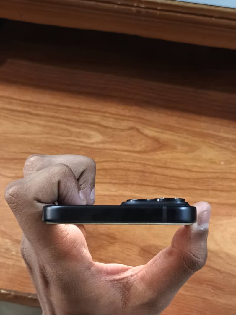 Apple iPhone 15 5
