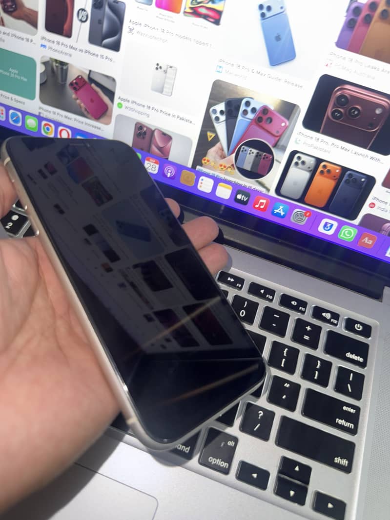 Apple iPhone 11 3