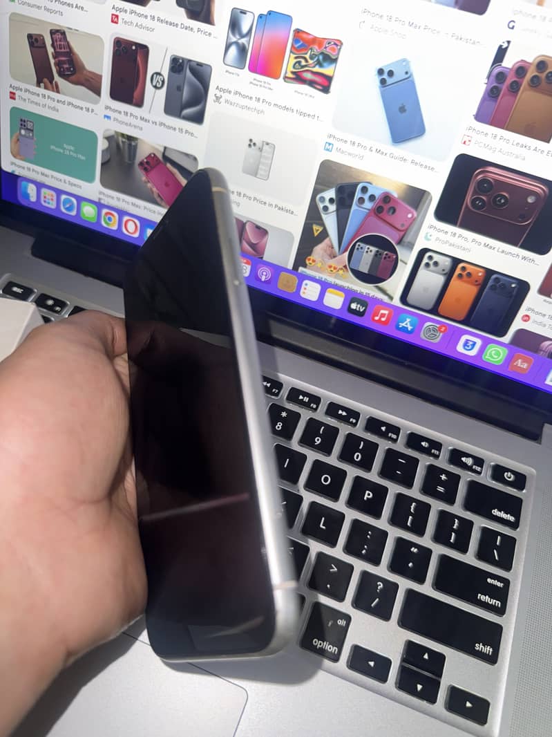 Apple iPhone 11 4