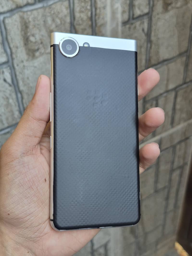 BlackBerry KEYone 1