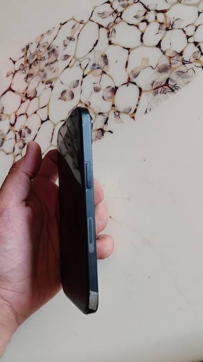 Apple iPhone 15