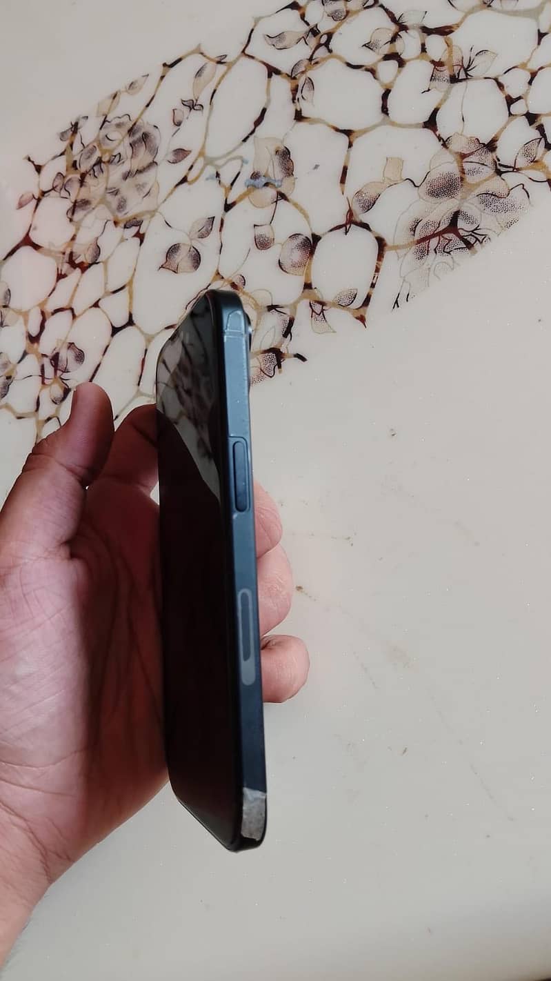 Apple iPhone 15 0
