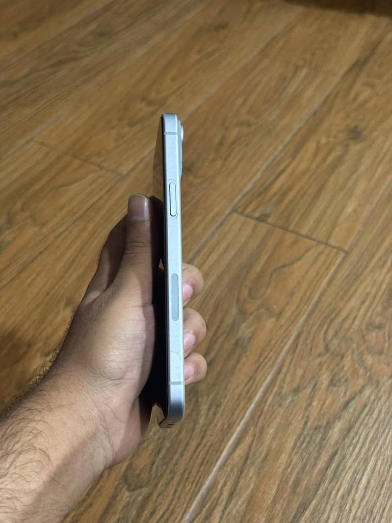 Apple iPhone 15 plus 3