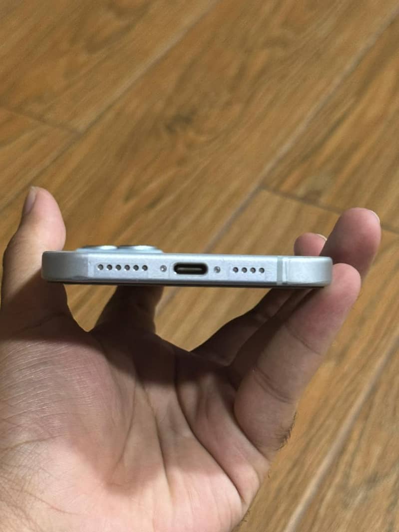 Apple iPhone 15 plus 4