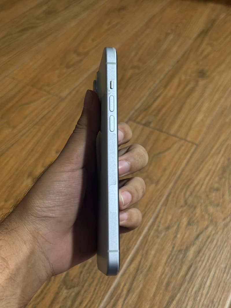 Apple iPhone 15 plus 5