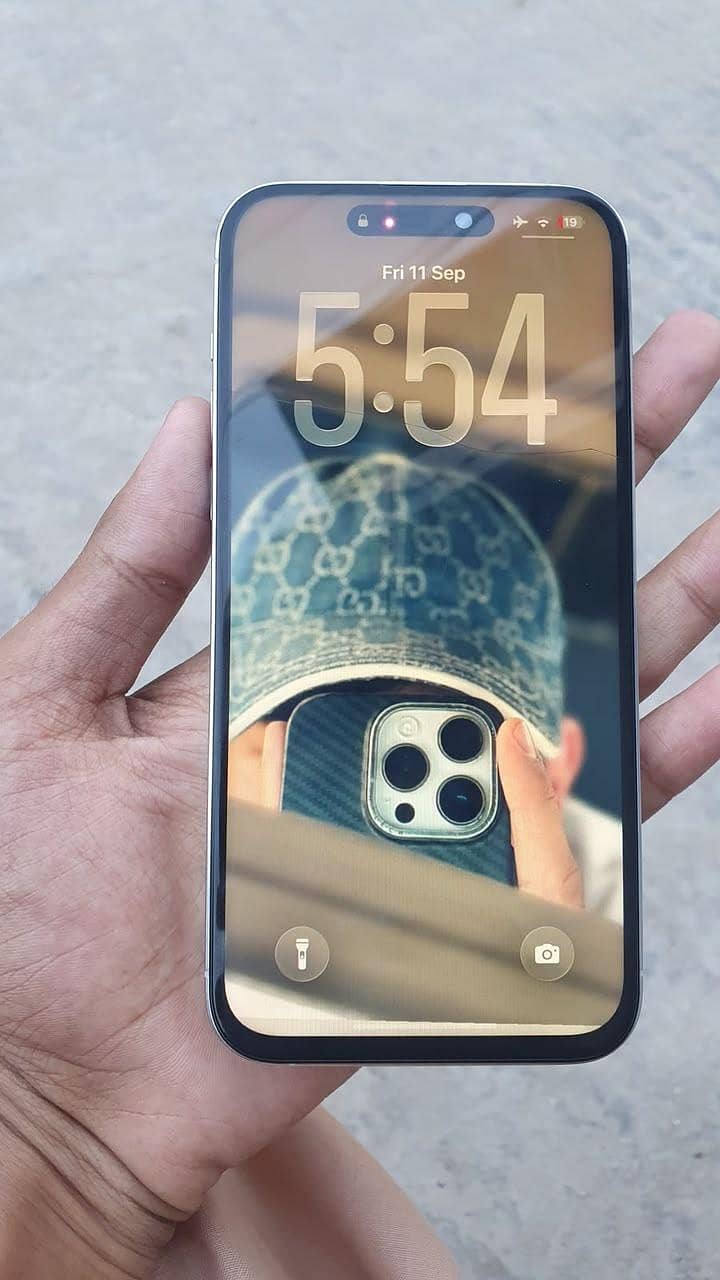 Apple iPhone 14 Pro Max 1
