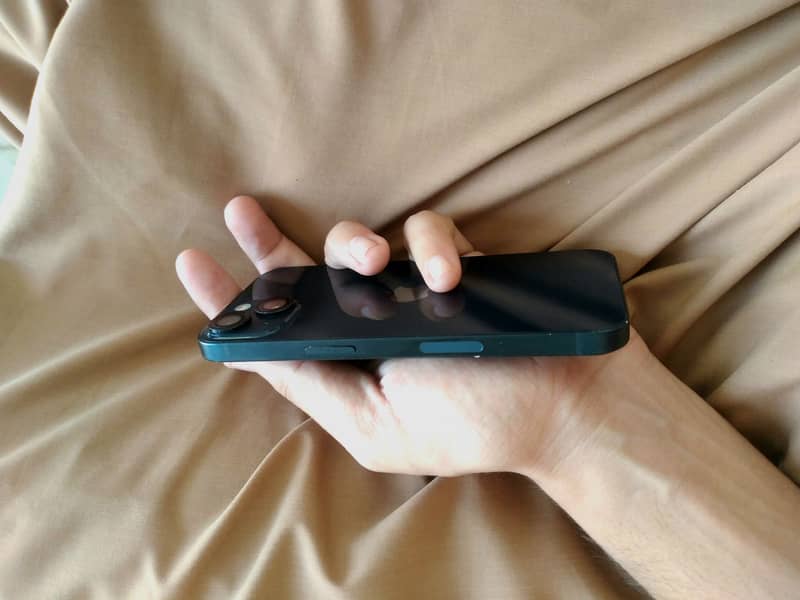 Apple iPhone 13 jv 8