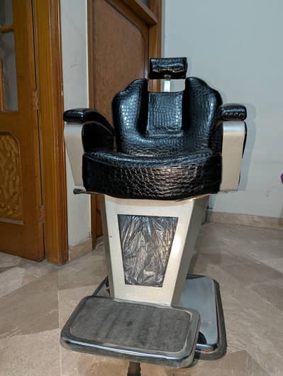 saloon chair condition 10/10