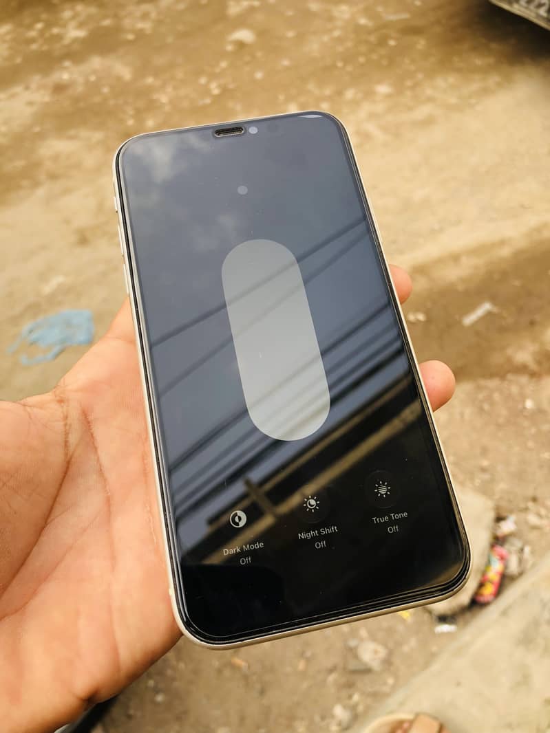 Apple iPhone 11 3
