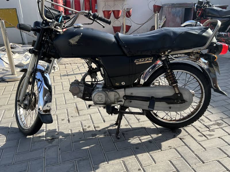CD70 2006 model 3