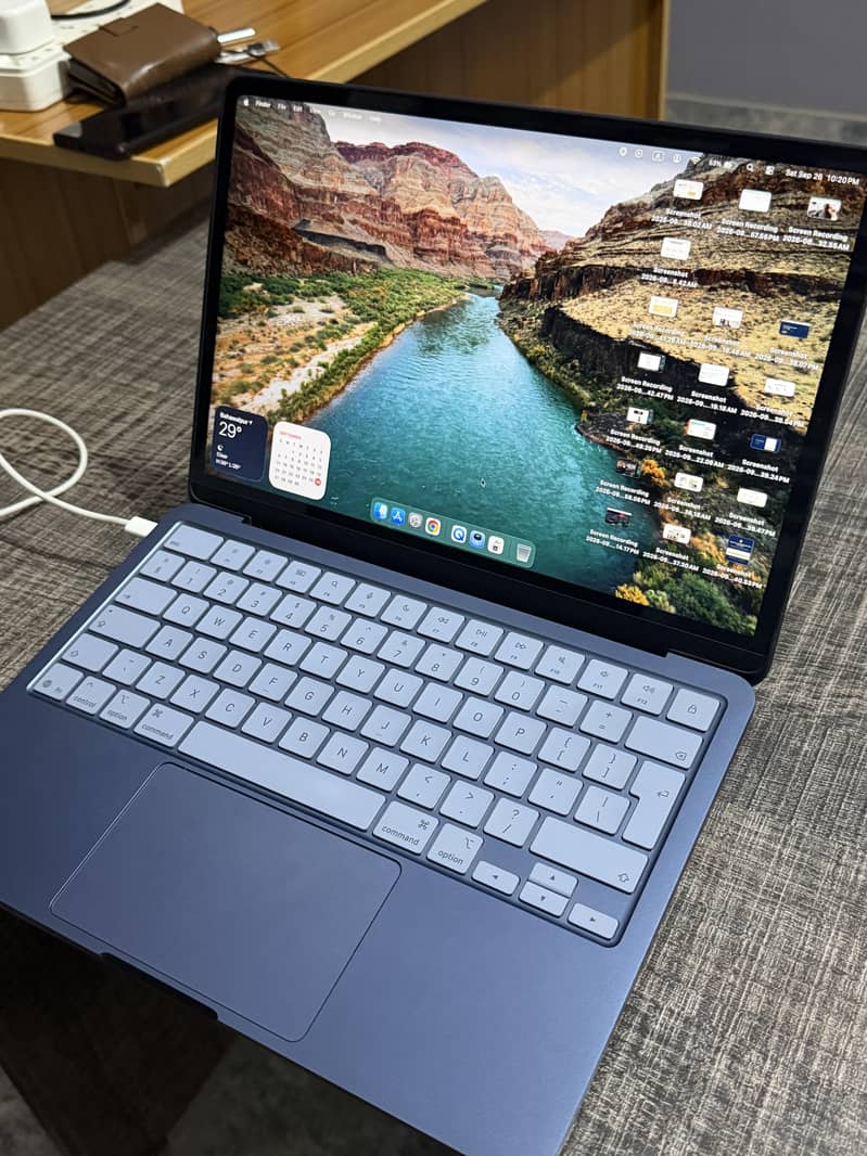 Mac book NEO 1