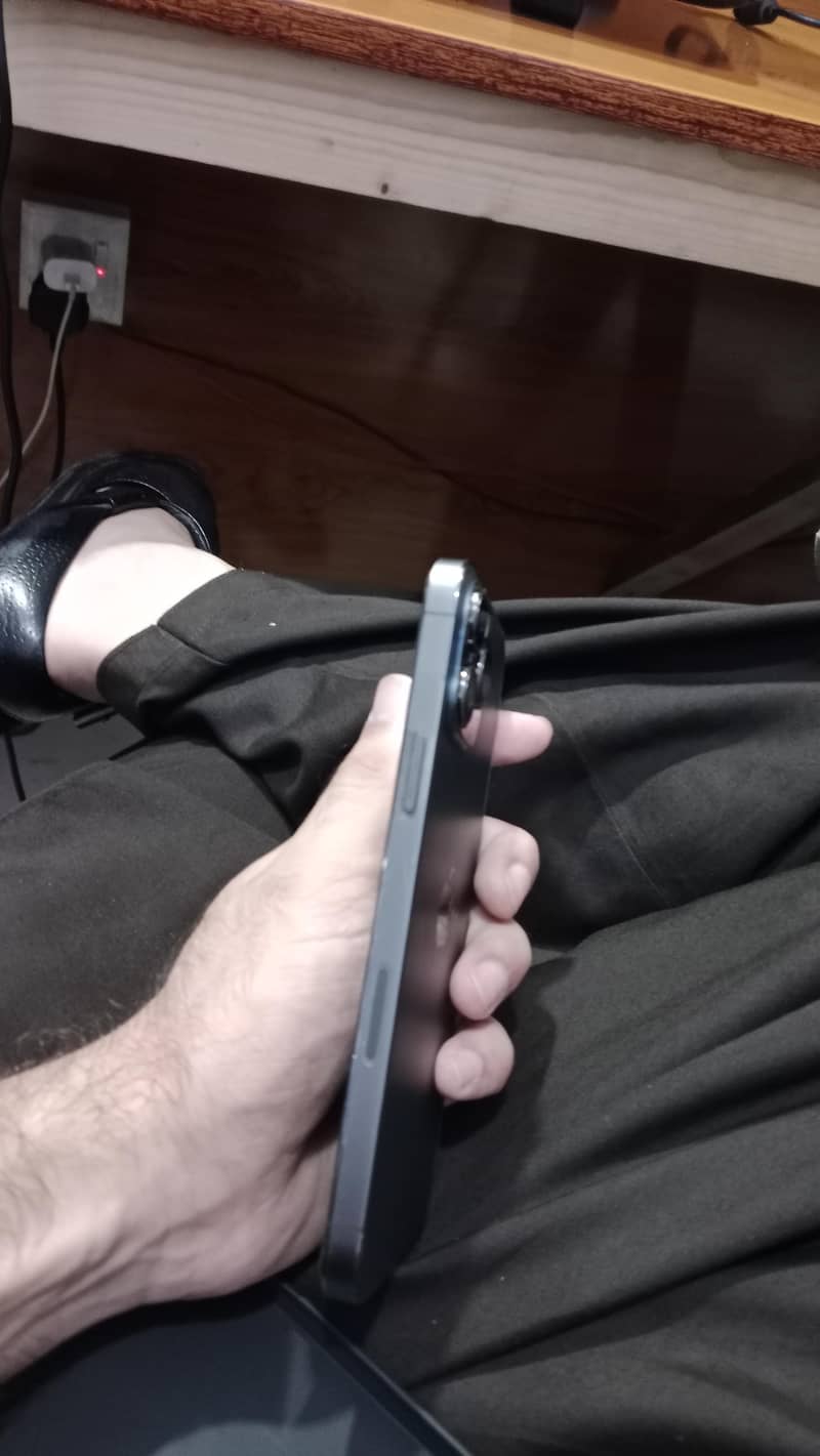 Apple iPhone 13 Pro Max 2