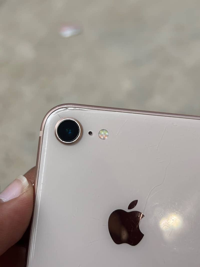 Apple iPhone 8 4