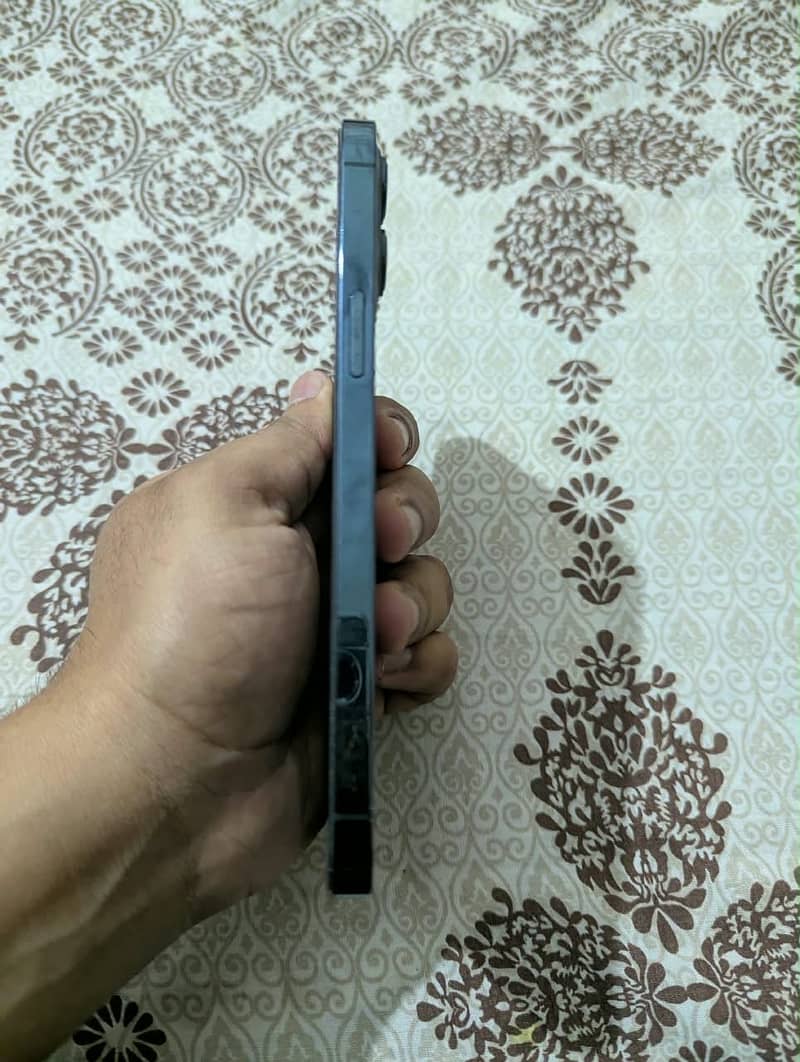 Apple iPhone 12 Pro Max 3