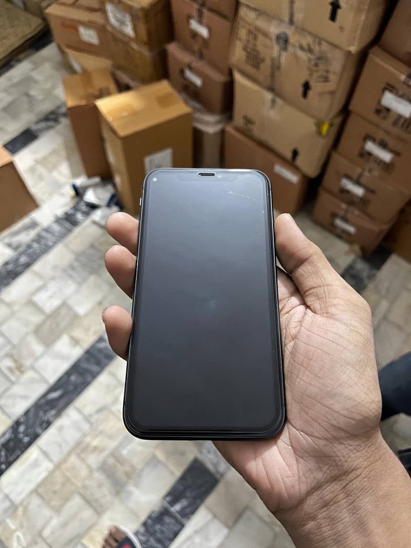 Apple iPhone 11 3