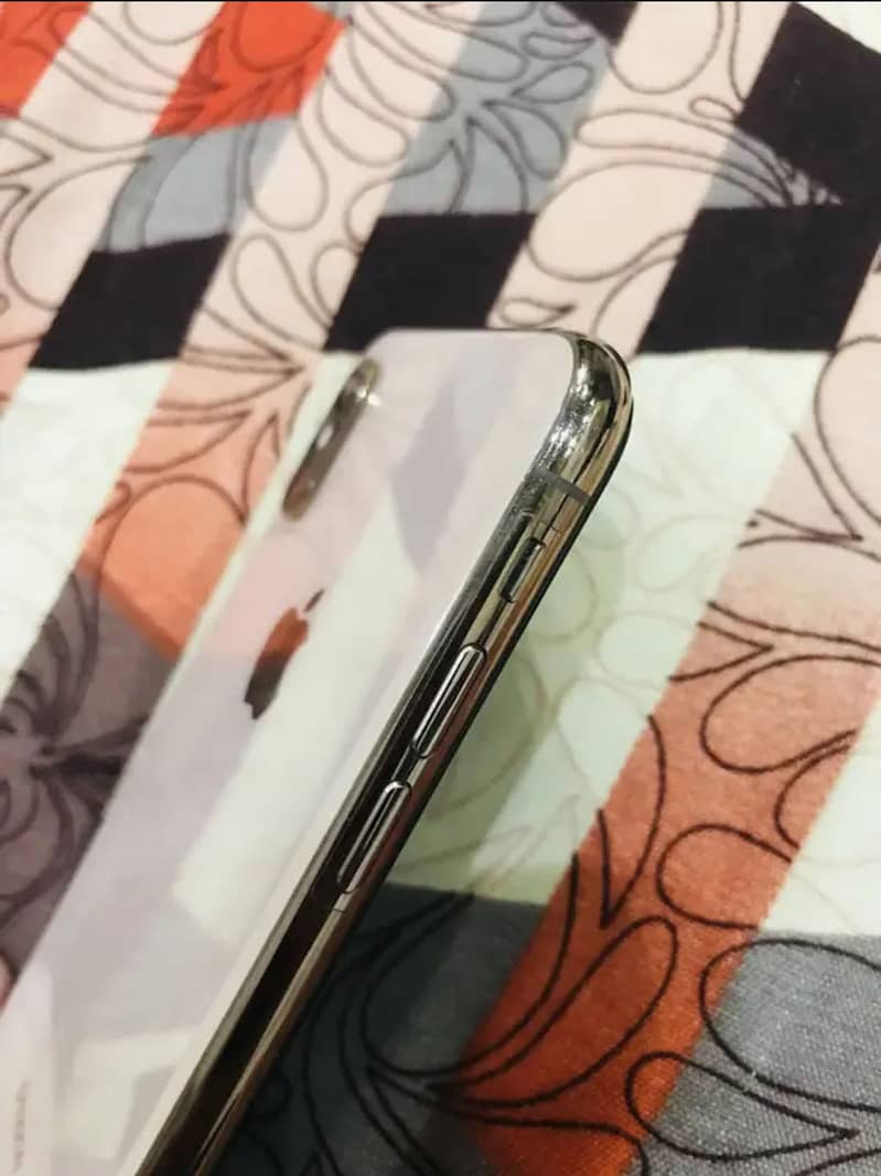 Apple iPhone XS 3