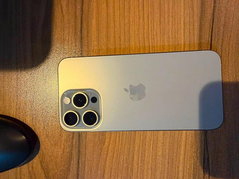 Apple iPhone 15 Pro 1