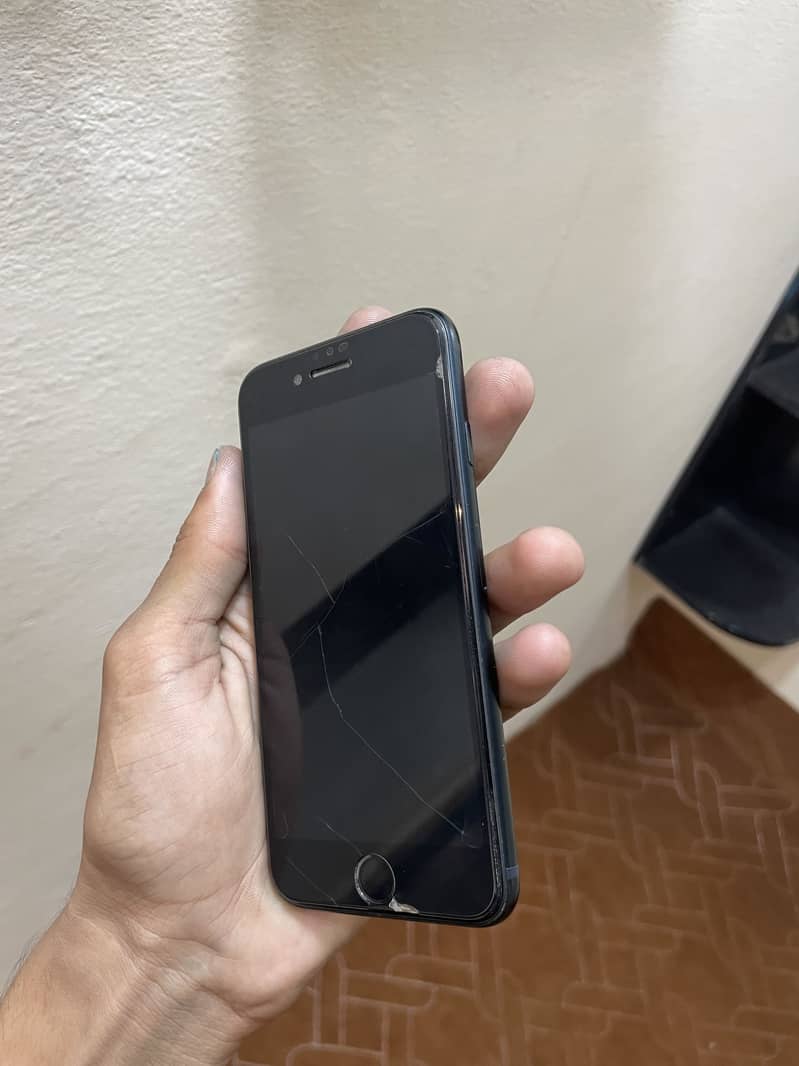 iPhone se3 3